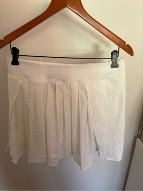 Lole White Pleated Mini Skirt